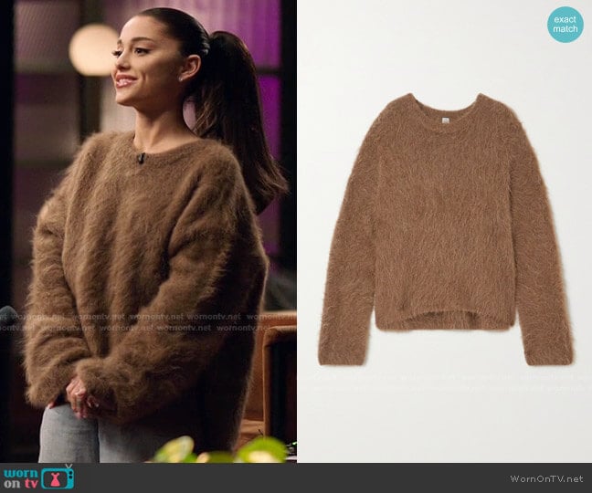 Toteme Biella Sweater in Brown worn by Ariana Grande on The Voice