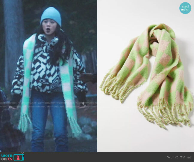 Urban Outfitters Checkered Scarf worn by George Fan (Leah Lewis) on Nancy Drew