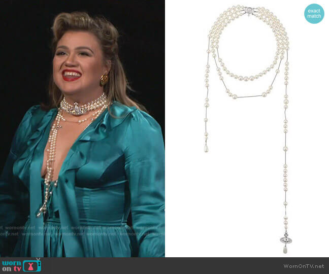 Vivienne Westwood Broken Pearl Pendant Necklace worn by Kelly Clarkson on The Voice