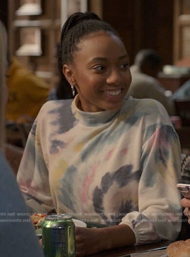 Whitney’s tie dye mock neck sweatshirt on The Sex Lives of College Girls