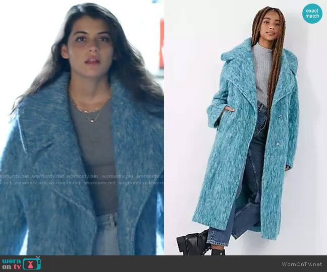 ASOS DESIGN Slouchy Oversized Maxi Coat in Jade worn by Samantha Fink (Sofia Black-D'Elia) on Single Drunk Female