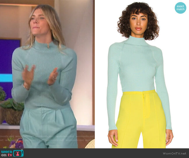 Alice + Olivia Irena Mock Neck Rib Sweater worn by Amanda Kloots on The Talk