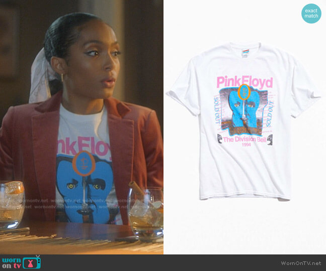 Junk Food Pink Floyd Graphic T-Shirt worn by Zoey Johnson (Yara Shahidi) on Grown-ish