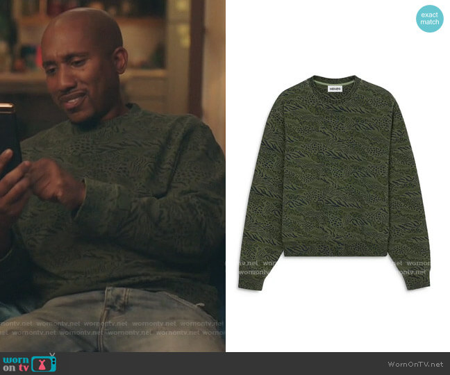 Kenzo Graphic Animal Print Classic Sweatshirt worn by Gary Williams (Chris Redd) on Kenan