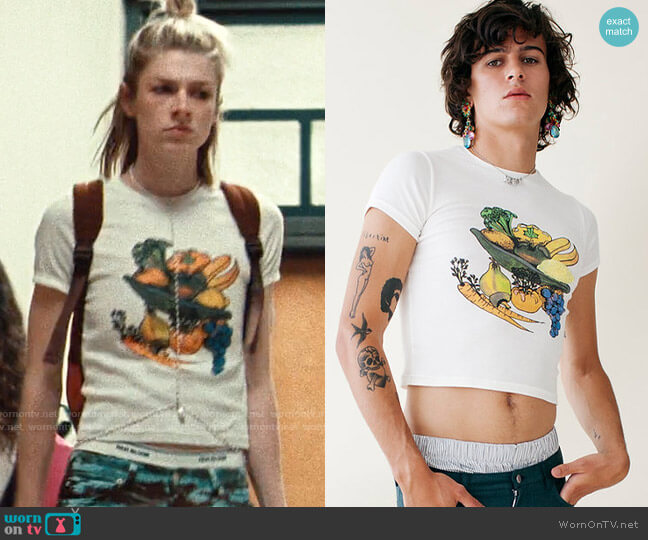 Lazoschmidl John T-shirt worn by Jules Vaughn (Hunter Schafer) on Euphoria