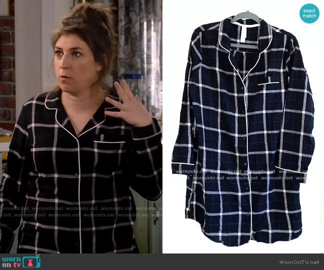 Stars Above Flannel Nightgown worn by Kat Silver (Mayim Bialik) on Call Me Kat