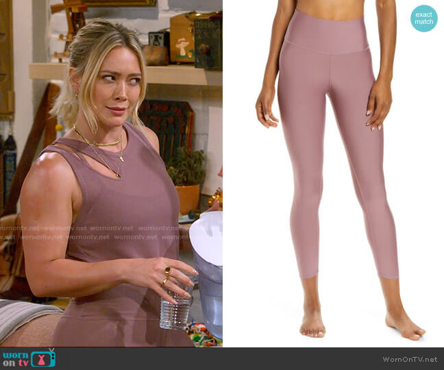 Alo Yoga Airlift High Waist Midi Leggings in Woodrose worn by Sophie (Hilary Duff) on How I Met Your Father