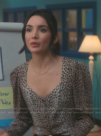 Bess’s leopard print long sleeve top on Nancy Drew