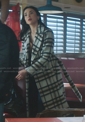 Bess’s white plaid wrap coat on Nancy Drew