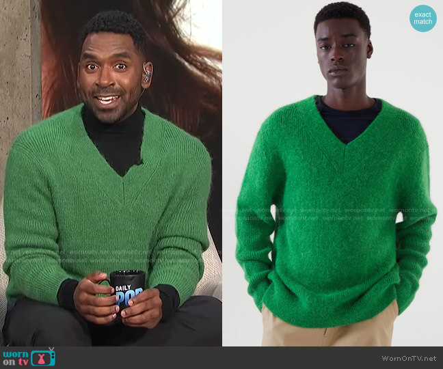 Cos Relaxed Fit Wool V-Neck Sweater worn by Justin Sylvester on E! News