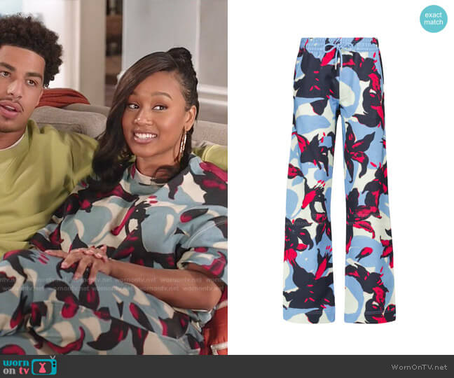 Dries van Noten Printed Cotton Sweatpants worn by Olivia Lockhart (Katlyn Nichol) on Black-ish