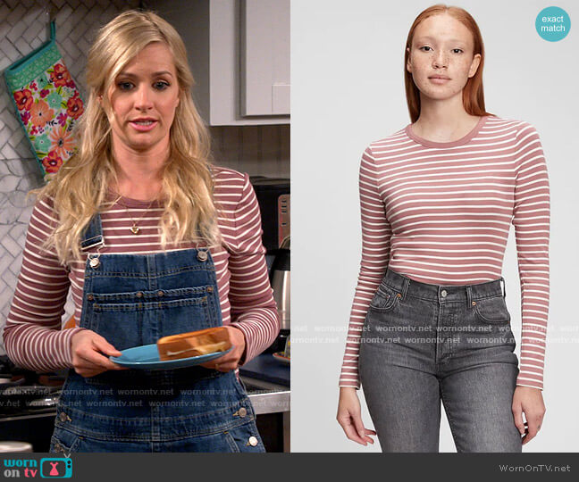 Gap Modern Stripe Crewneck T-Shirt in Pinky Brown Stripe worn by Gemma (Beth Behrs) on The Neighborhood