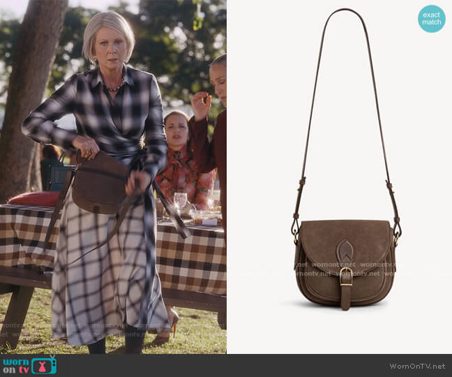 Gerard Darel Gypsy Folk Bag worn by Miranda Hobbs (Cynthia Nixon) on And Just Like That