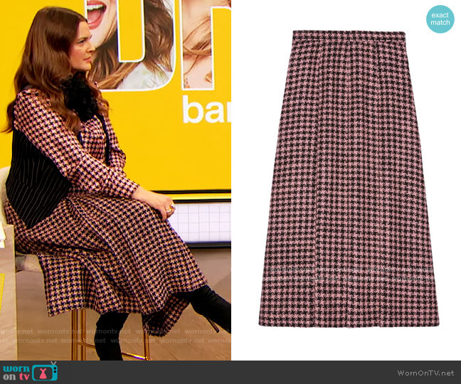 Gucci Houndstooth wool pleated skirt worn by Drew Barrymore on The Drew Barrymore Show
