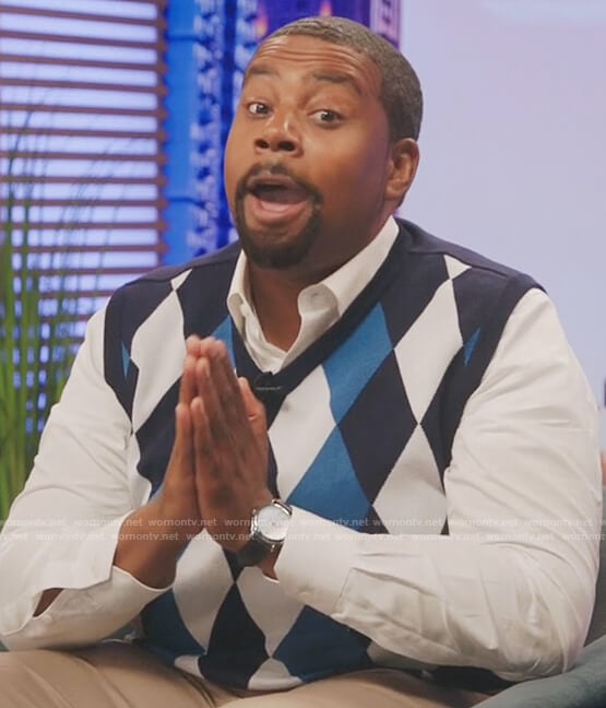 Kenan’s blue argyle vest on Kenan