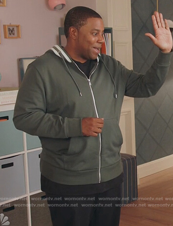 Kenan’s gray hoodie on Kenan