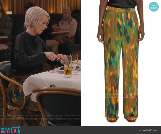 Lafayette 148 New York Riverside Reverie Print KindMade Pleated Pants worn by Miranda Hobbs (Cynthia Nixon) on And Just Like That
