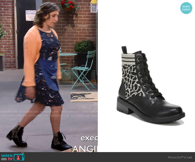 LifeStride Knockout Booties worn by Kat Silver (Mayim Bialik) on Call Me Kat