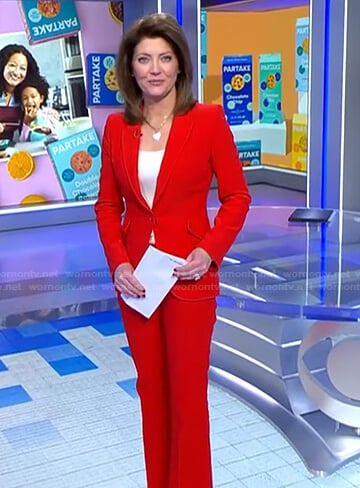 Norah’s red suit on CBS Evening News