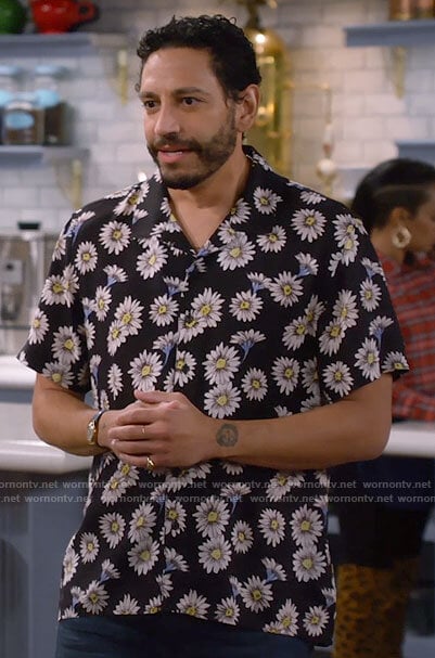 Oscar’s daisy print shirt on Call Me Kat