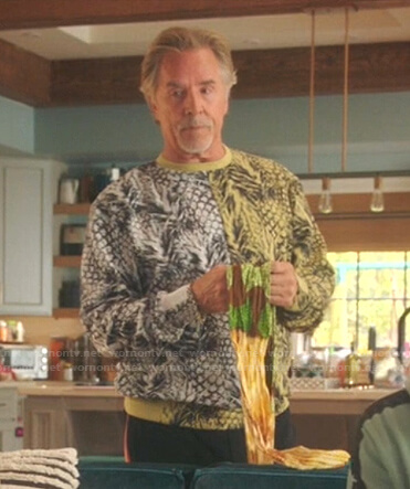 Rick’s white and yellow pineapple print sweater on Kenan