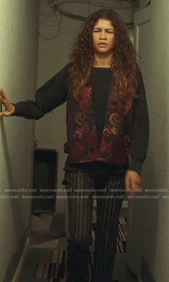 Rue’s dragon vest and pinstripe pants on Euphoria