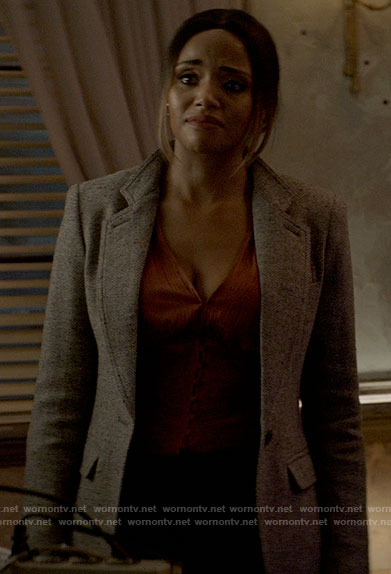 Sophie’s herrinbone jacket on Batwoman