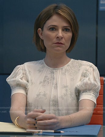 Taylor’s white floral top on Bull