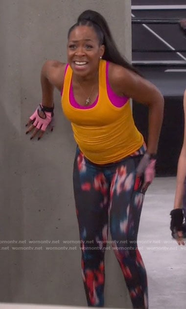 Tina’s blurry print leggings on The Neighborhood