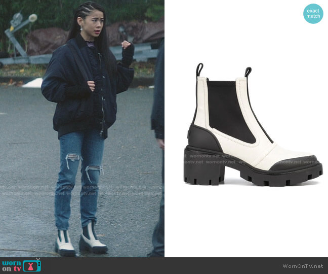 Tory Burch Chelsea Lug Sole Ankle Boots worn by George Fan (Leah Lewis) on Nancy Drew