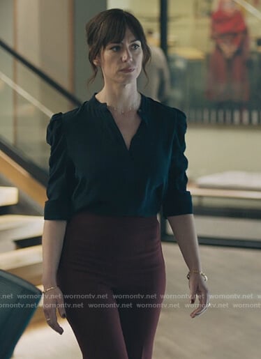 Wendy’s black short sleeve ruched top on Billions
