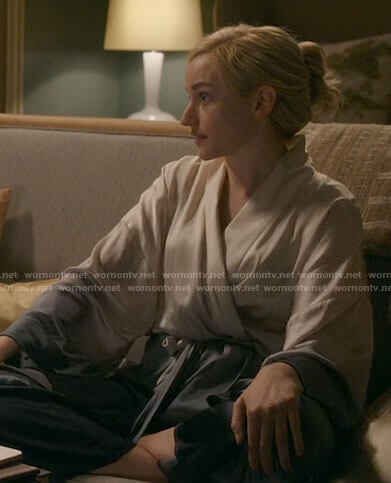 Anna’s ombre robe on Inventing Anna