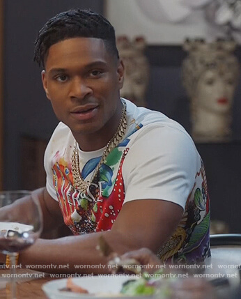 Christian’s white starfish print tee on The Kings of Napa