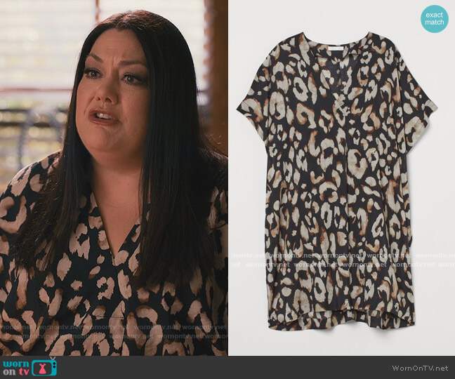 H&M Knee-length Dress worn by Dana Sue Sullivan (Brooke Elliott) on Sweet Magnolias