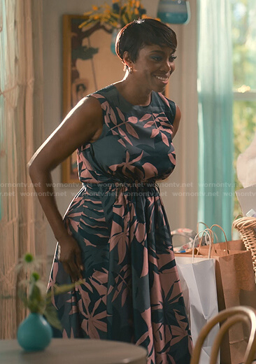 Helen’s green and pink leaf print dress on Sweet Magnolias
