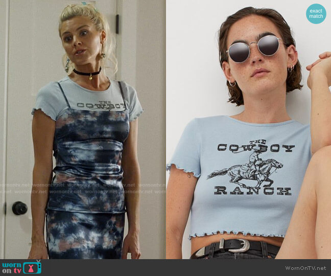 H&M Crop Top in Light blue/The Cowboy Ranch worn by Amy (Eliza Coupe) on Pivoting