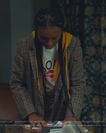 Naomi’s graphic print tee on Naomi