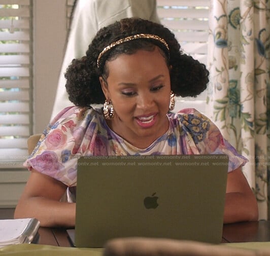 Olivia’s floral puff sleeve top on Black-ish