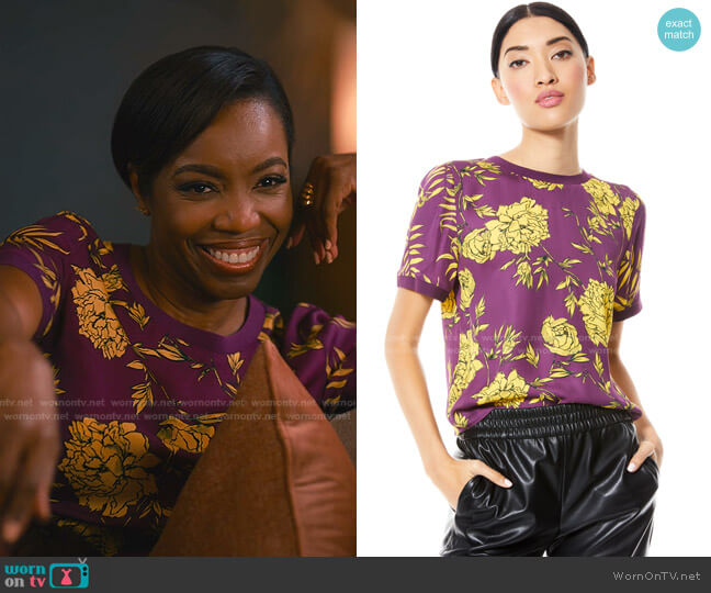 Alice + Olivia Piera Floral Tee worn by Helen Decatur (Heather Headley) on Sweet Magnolias