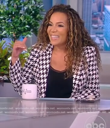 Sunny’s houndstooth blazer on The View