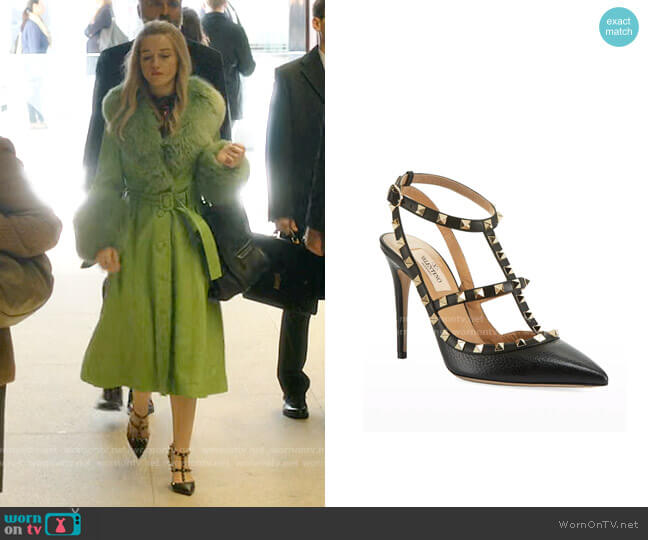 Valentino Garavani Rockstud Leather Caged Pump worn by Anna Delvey (Julia Garner) on Inventing Anna