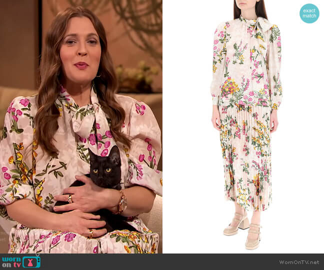 Weekend Max Mara Printed Silk Shirt worn by Drew Barrymore on The Drew Barrymore Show