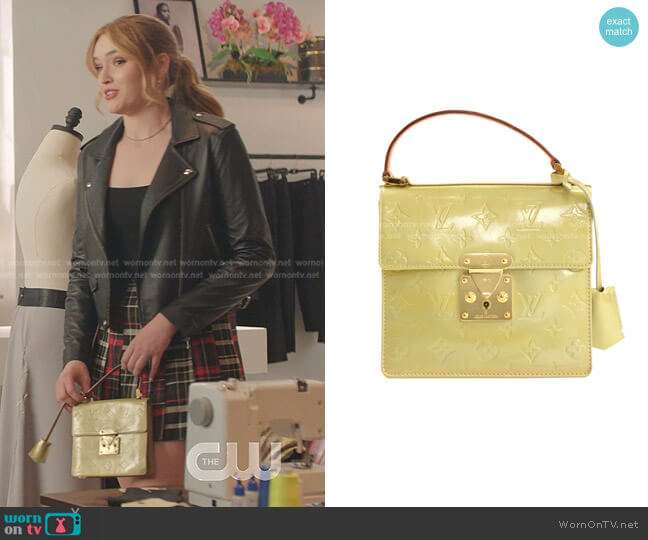 Louis Vuitton Spring Street Bag worn by Kirby Anders (Maddison Brown) on Dynasty