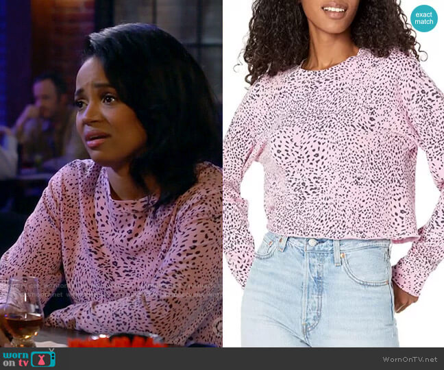 Monrow Mini Cheetah Cutoff Boyfriend Sweatshirt worn by Randi (Kyla Pratt) on Call Me Kat