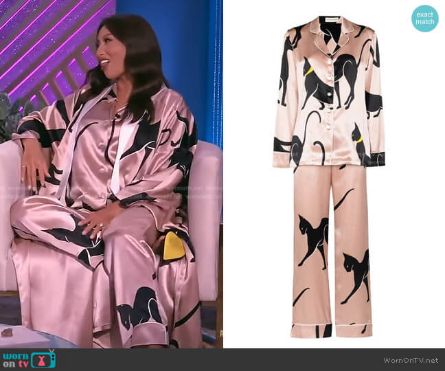 Olivia von Halle Lila Sia Cat-Print Silk Pyjama worn by Jeannie Mai on The Real