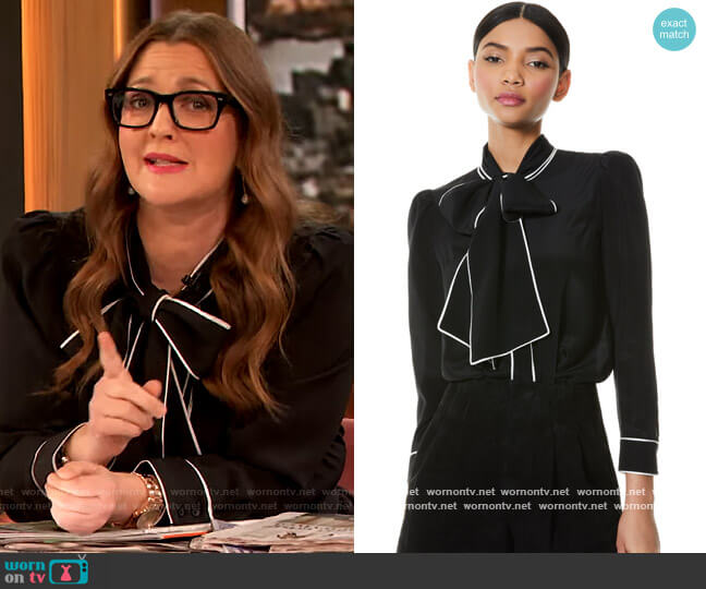 Alice + Olivia Jeannie Bow Collar Button Down Blouse worn by Drew Barrymore on The Drew Barrymore Show