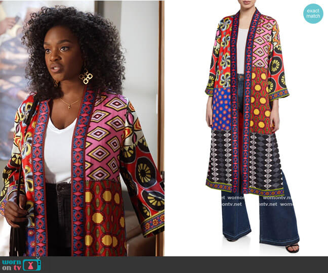Alice + Olivia AO x CARLA Lynn Mixed-Print Side Slit Long Kimono worn by Bridgette Pierce (Yaani King Mondschein) on The Kings of Napa