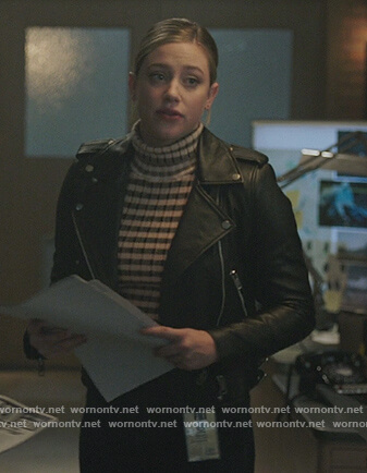 Betty’s black leather moto jacket on Riverdale