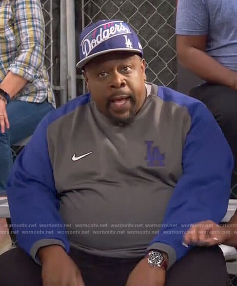Calvin’s long sleeve Dodgers shirt on The Neighborhood
