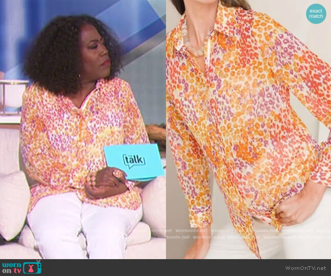 Chicos Floral Print Blouse worn by Sheryl Underwood on The Talk